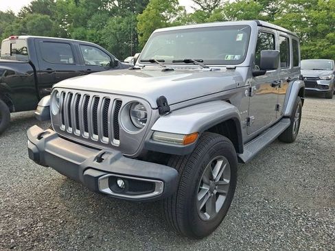 Used 2018 Jeep Wrangler Unlimited Sahara AWD/4WD image 2
