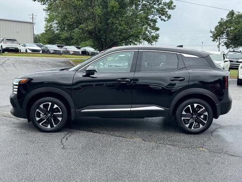 Certified 2025 Nissan Kicks SR FWD image 6