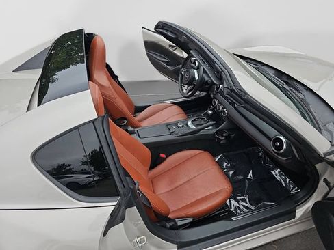 Used 2023 MAZDA MX-5 Miata Grand Touring RWD image 32