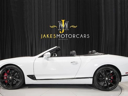 Used 2020 Bentley Continental GT image 2
