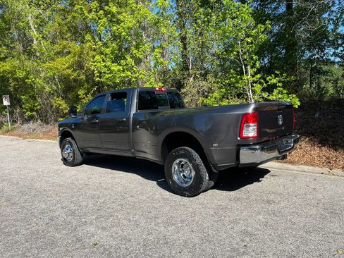 Used 2024 RAM 3500 Tradesman w/ Chrome Appearance Group AWD/4WD image 8