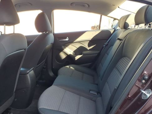 Used 2018 Kia Forte LX w/ LX Popular Package image 9