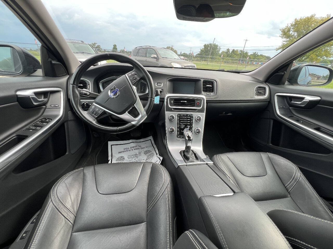 Used 2018 Volvo S60 T5 Dynamic w/ Vision Package FWD image 13