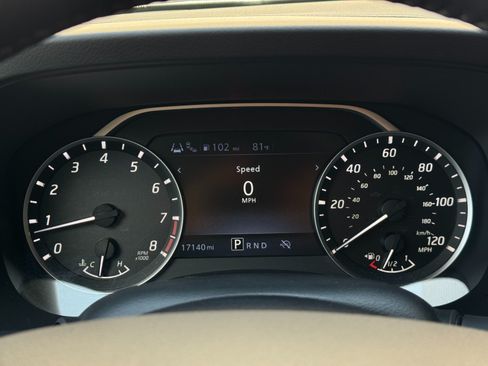 Used 2025 Nissan Frontier SV w/ SV Convenience Package RWD image 17