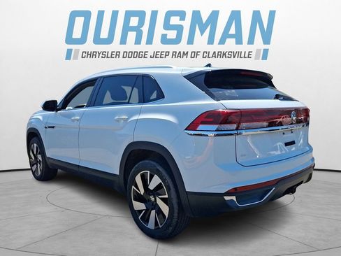 Used 2025 Volkswagen Atlas Cross Sport SE image 4