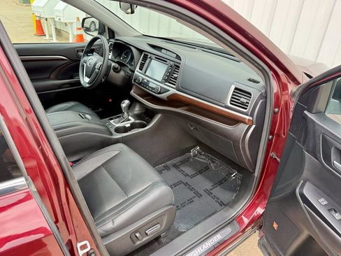 Used 2016 Toyota Highlander Limited AWD/4WD image 22