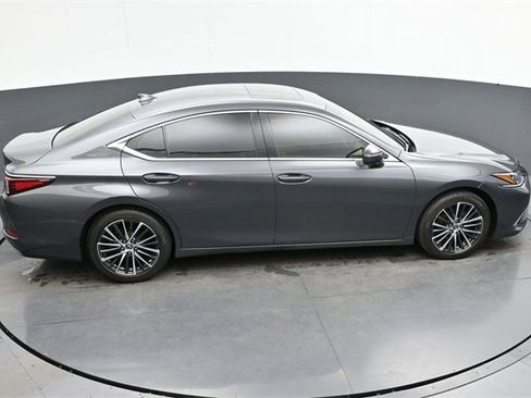 Certified 2022 Lexus ES 350 w/ Premium Package image 43