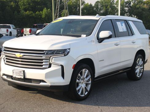 Used 2021 Chevrolet Tahoe High Country w/ Premium Package AWD/4WD image 3