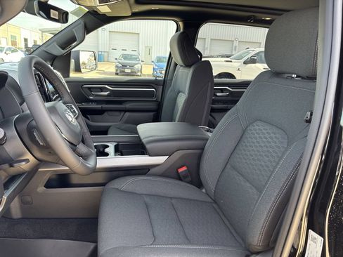 New 2026 RAM 1500 4x4 Crew Cab image 25