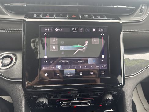 Used 2023 Jeep Grand Cherokee Altitude image 25