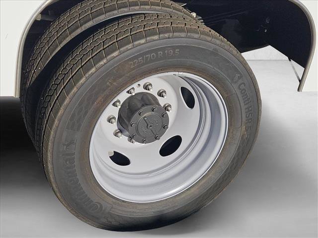 New 2026 Ford F550 2WD Regular Cab Super Duty image 9
