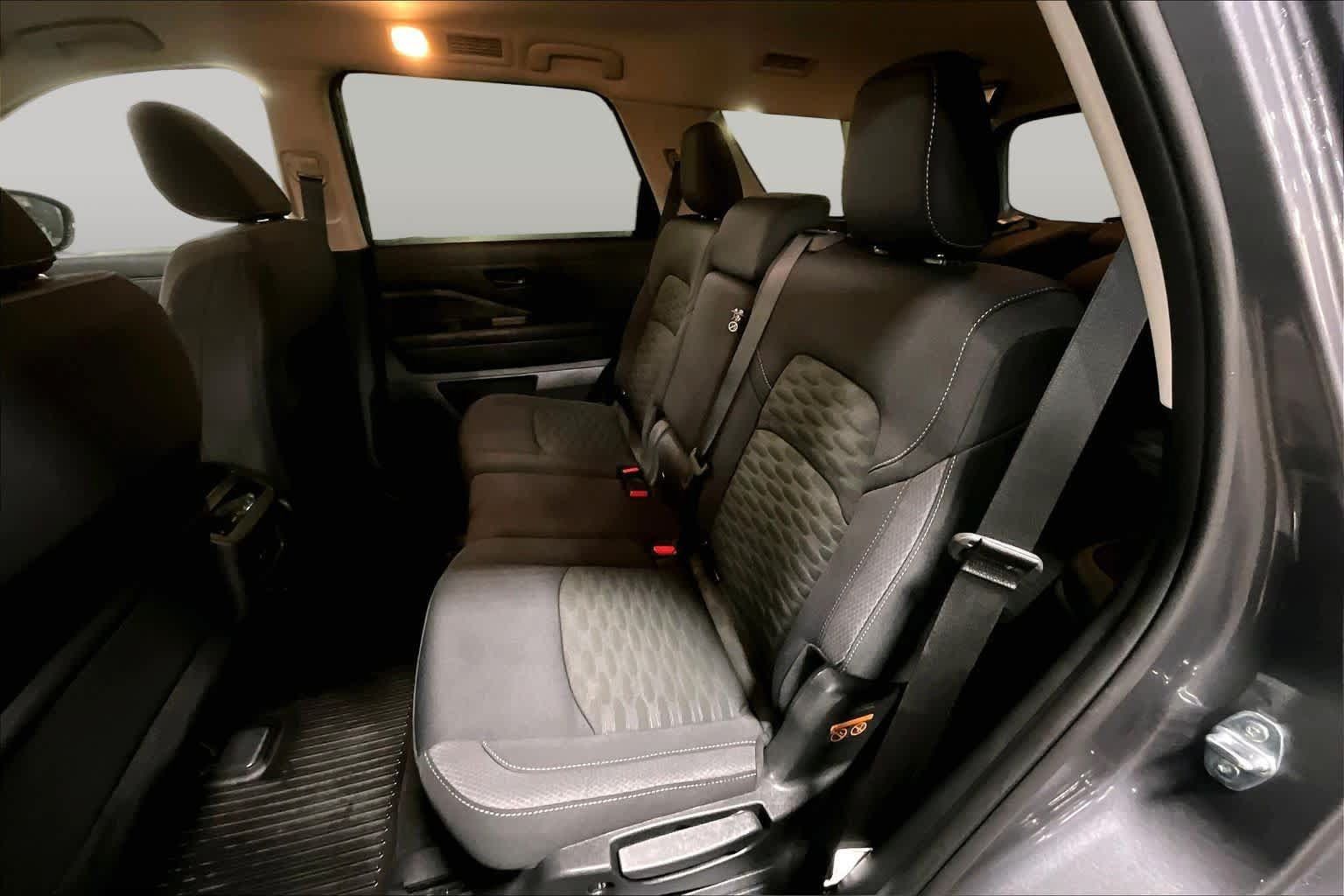 Used 2025 Nissan Pathfinder SV AWD/4WD image 19