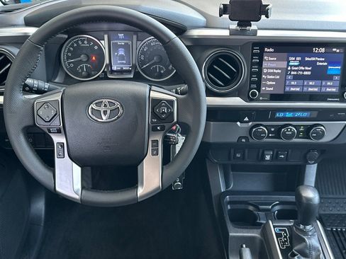 Used 2022 Toyota Tacoma SR5 RWD image 14