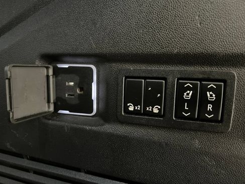 Used 2022 Chevrolet Tahoe High Country AWD/4WD image 45