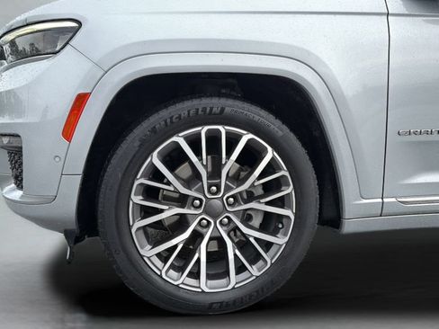 Used 2021 Jeep Grand Cherokee L Summit AWD/4WD image 36