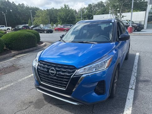 Used 2023 Nissan Kicks SV FWD image 4