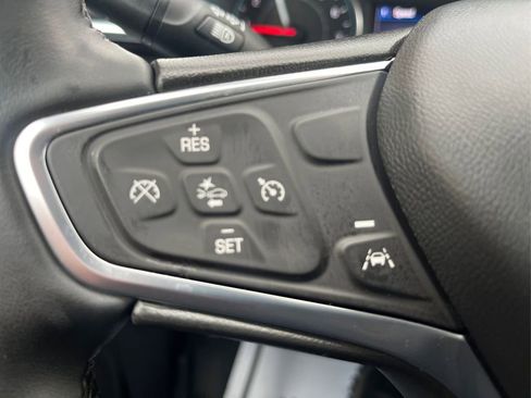 Used 2023 Chevrolet Equinox LT image 30