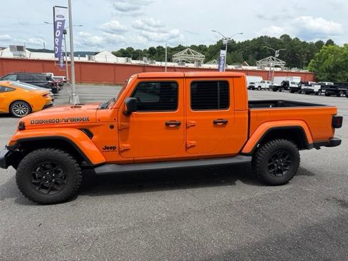 Used 2025 Jeep Gladiator Sport AWD/4WD image 2