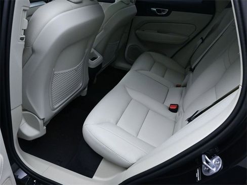 Used 2025 Volvo XC60 B5 Plus w/ Protection Package Premier image 23