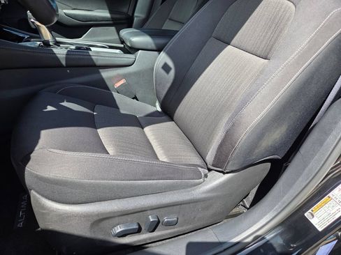 Used 2024 Nissan Altima 2.5 SV w/ SV Premium Package FWD image 10