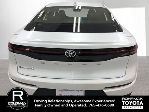 Used 2024 Toyota Crown XLE image 5