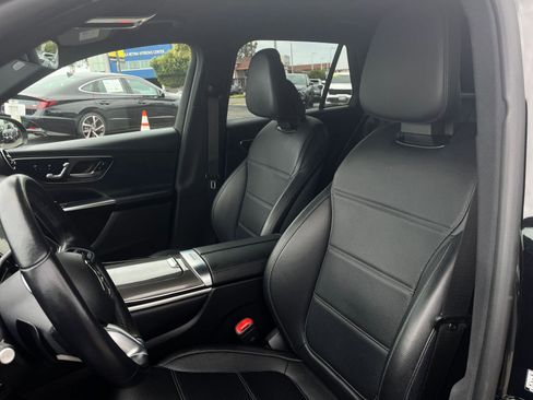 Used 2024 Mercedes-Benz GLC 300 4MATIC image 36