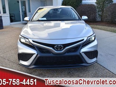 Used 2021 Toyota Camry SE image 4