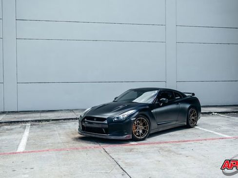 Used 2010 Nissan GT-R Premium AWD/4WD image 37