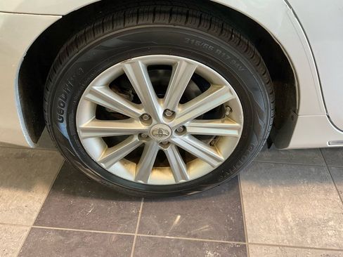 Used 2012 Toyota Camry XLE image 7