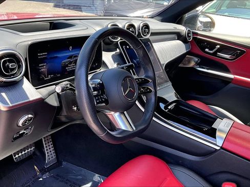 Used 2024 Mercedes-Benz GLC 300 4MATIC image 9