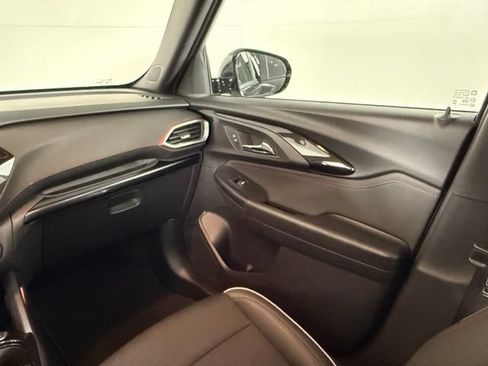 Used 2022 Chevrolet TrailBlazer RS w/ Sun and Liftgate Package FWD image 18