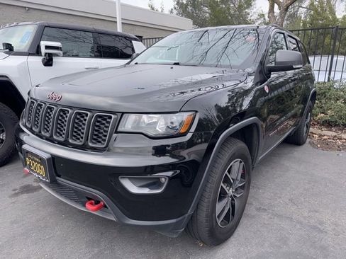 Used 2017 Jeep Grand Cherokee Trailhawk image 1