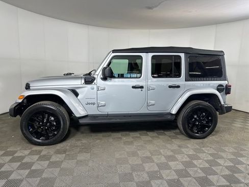 Used 2022 Jeep Wrangler Unlimited Sahara image 6