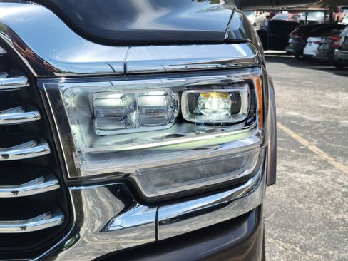 Used 2024 RAM 3500 Limited image 9