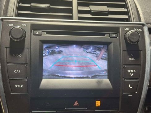 Used 2017 Toyota Camry XLE FWD image 33
