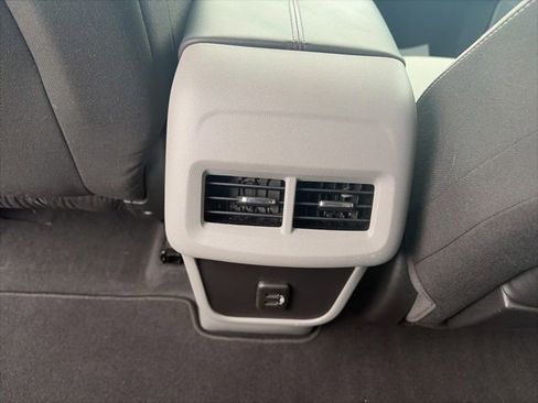 Used 2024 GMC Terrain SLE w/ Driver Convenience Package FWD image 13