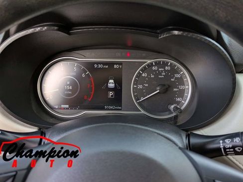 Used 2021 Nissan Versa SV FWD image 27