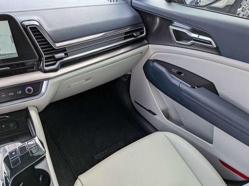 Used 2025 Kia Sportage EX w/ EX Premium Package image 16