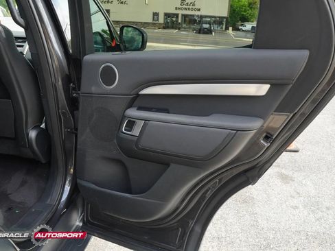 Used 2020 Land Rover Discovery Landmark AWD/4WD image 37