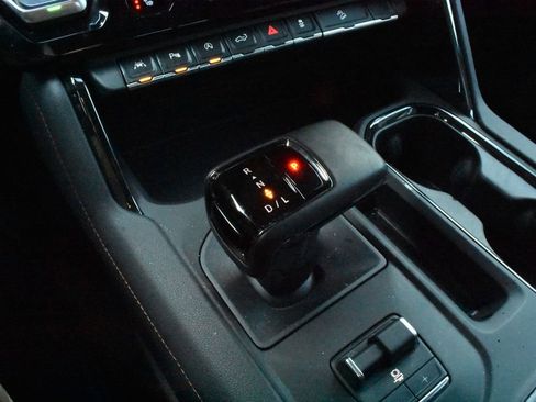 Certified 2025 GMC Sierra 1500 AT4 w/ Technology Package image 27