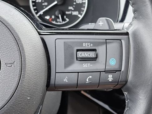 Used 2024 Nissan Pathfinder SL FWD image 18