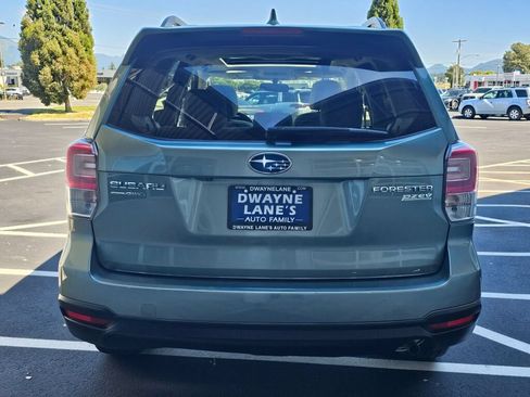 Used 2017 Subaru Forester 2.5i Premium w/ All-Weather Package AWD/4WD image 4