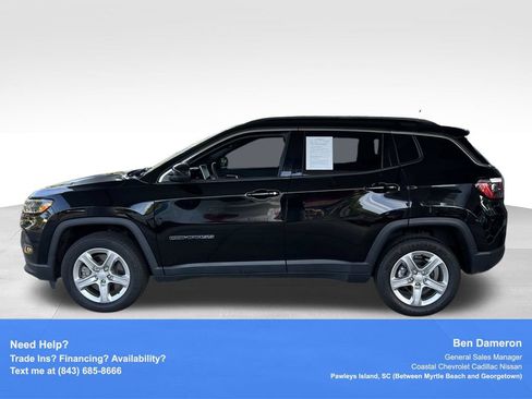 Used 2023 Jeep Compass Latitude AWD/4WD image 9