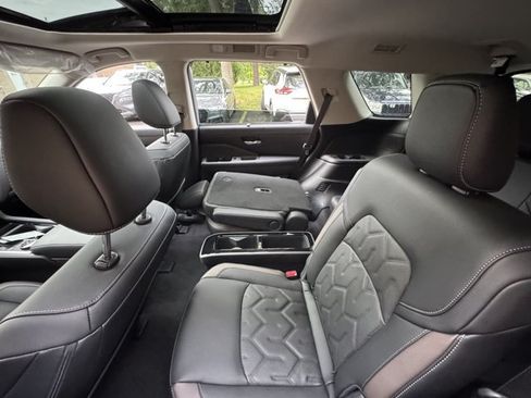 New 2026 Nissan Pathfinder Platinum AWD/4WD image 33