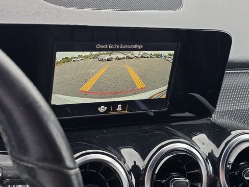 Used 2021 Mercedes-Benz GLB 250 image 5