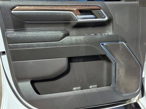 Used 2024 GMC Sierra 2500 SLE w/ SLE Value Package; image 18