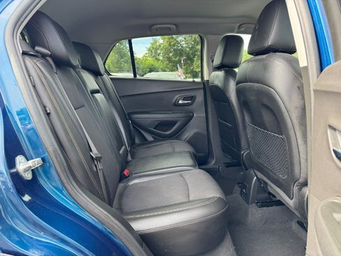 Used 2019 Chevrolet Trax LT w/ Driver Confidence Package FWD image 18
