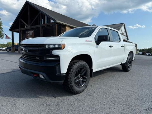 Used 2020 Chevrolet Silverado 1500 LT Trail Boss w/ Convenience Package AWD/4WD image 2