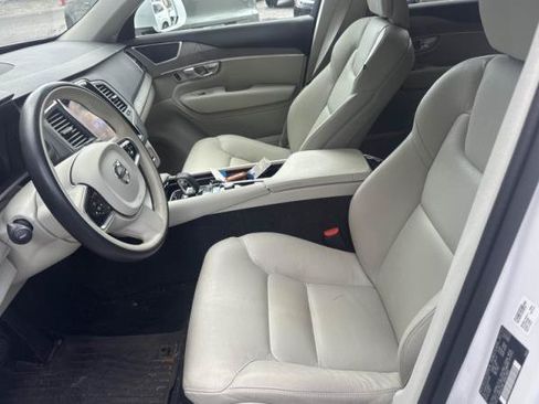 Used 2024 Volvo XC90 T8 Core w/ Protection Package Premier AWD/4WD image 6
