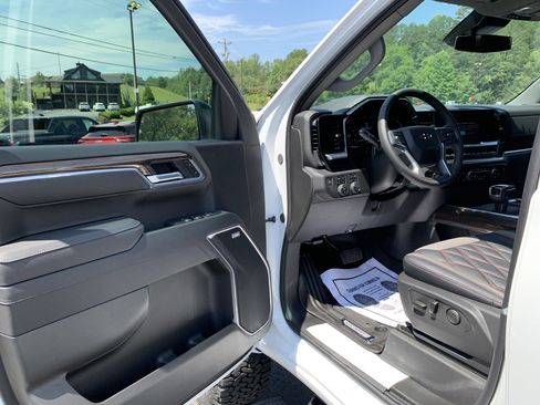 New 2025 Chevrolet Silverado 1500 RST AWD/4WD image 13